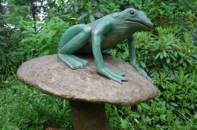 Toadstool - Kingsbrae Entry-sculpture